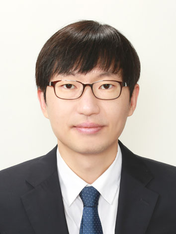 Social and Member Gyuho Eoh